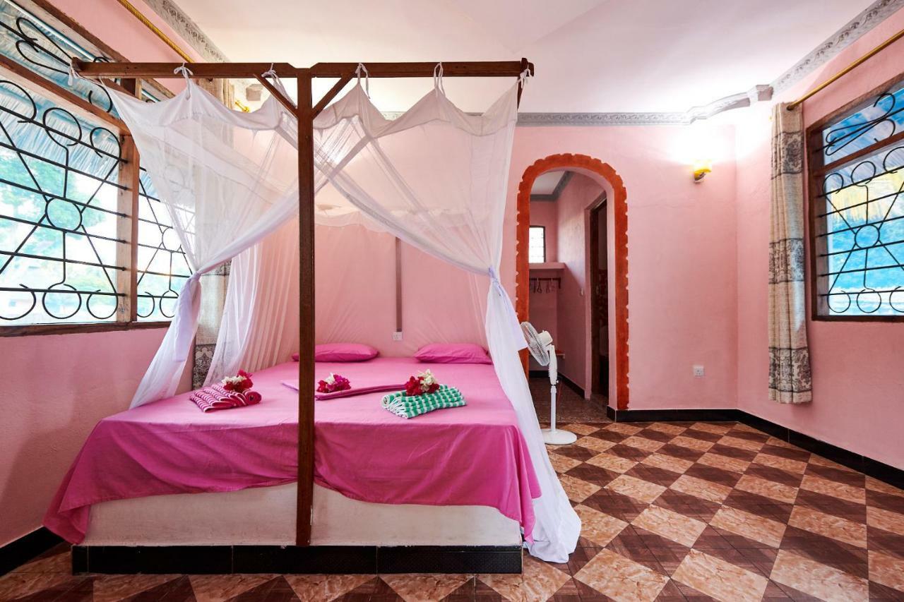 Meremeta Lodge Utende Экстерьер фото
